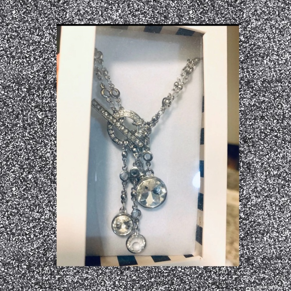White House black market Necklace New in box